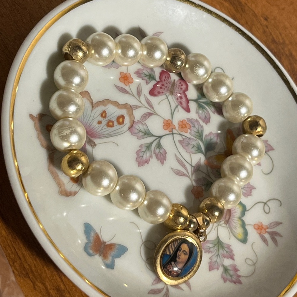 Mother Mary faux Pearl and Gold Bracelet Religious Charm 6.25”
